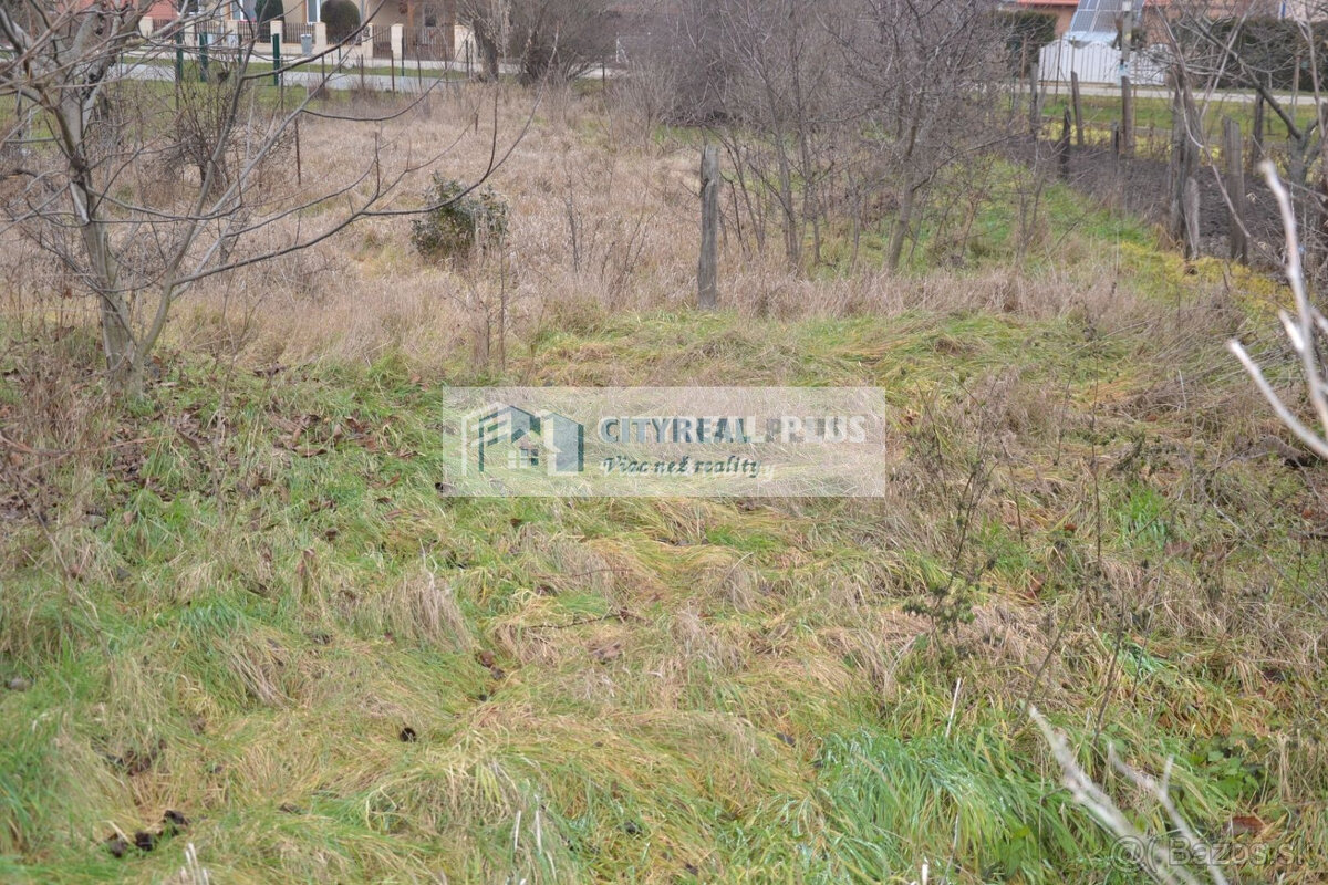 Predám stavebný pozemok Úľany nad Žitavou - 2
