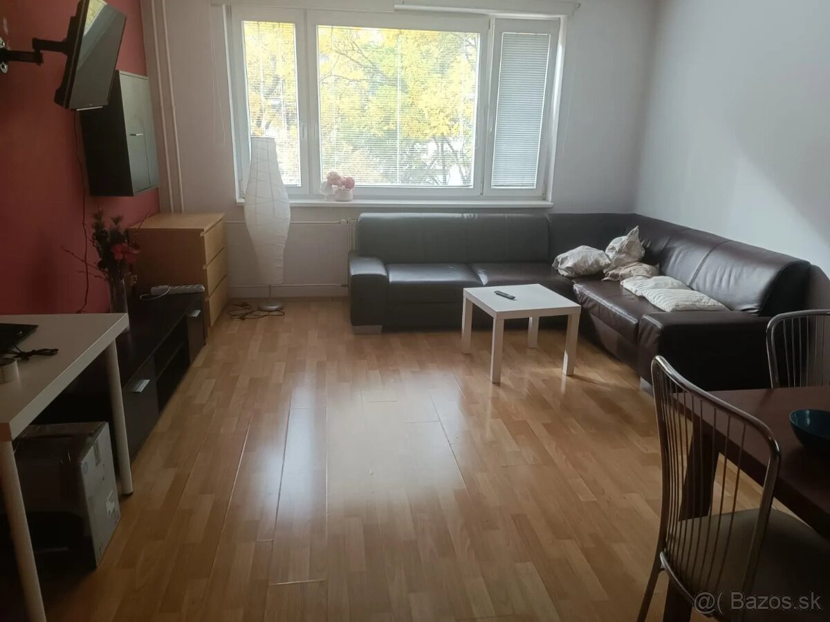 RUŽINOV 3 -IZB BYT komplet zariadený., - 2