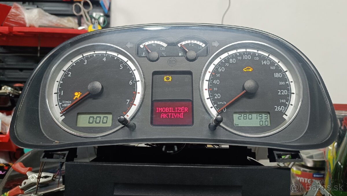 Vw golf 4 bora sportchrome budiky benzin - 2