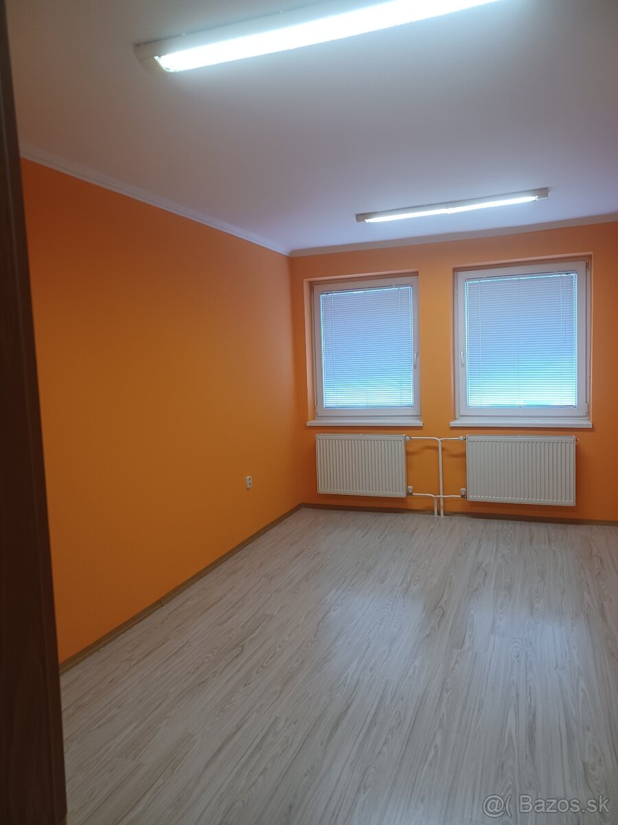 Kancelársky - obchodný priestor v centre Bardejova - 2