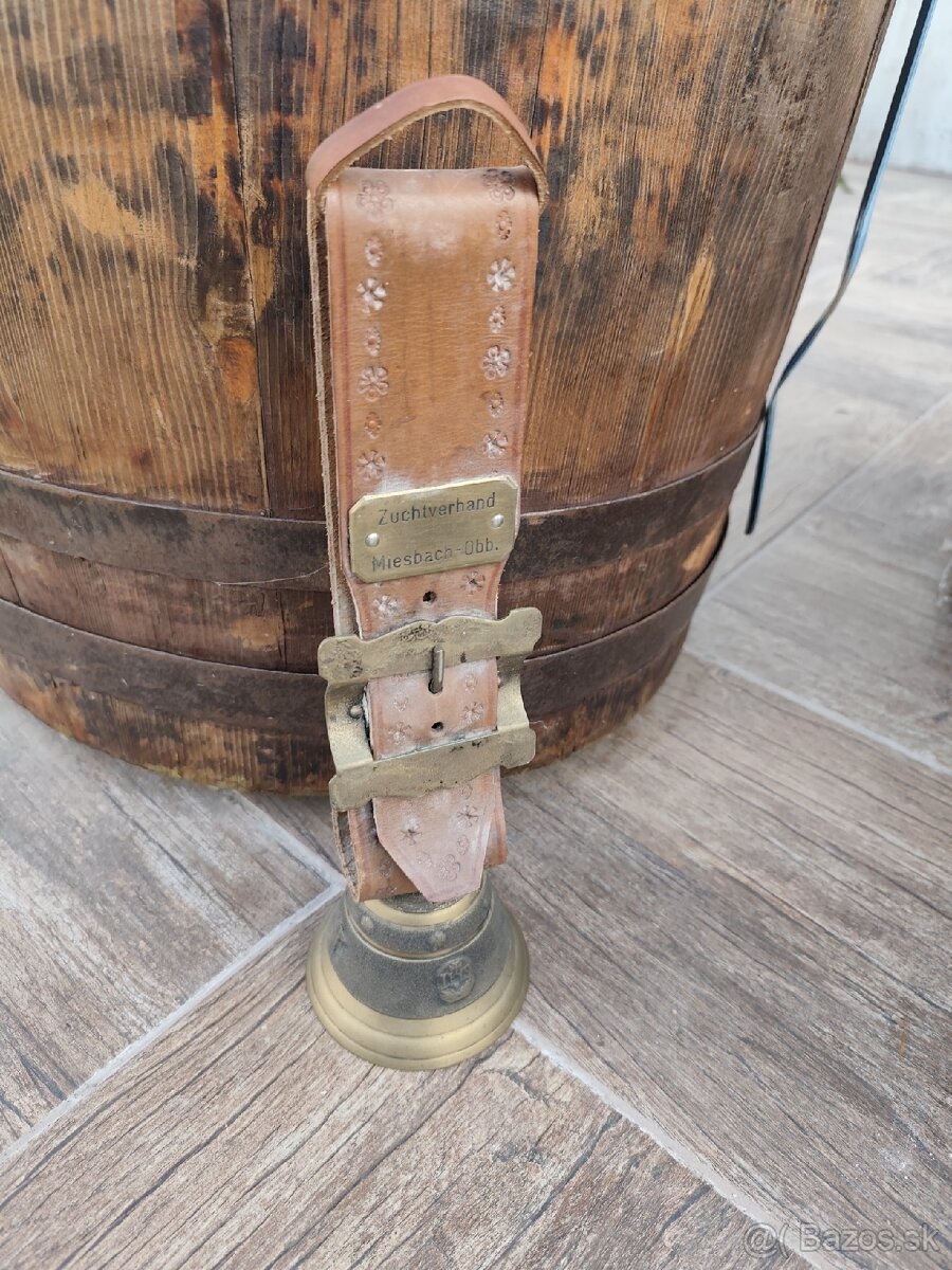 Kravsky zvonec IHS - 2