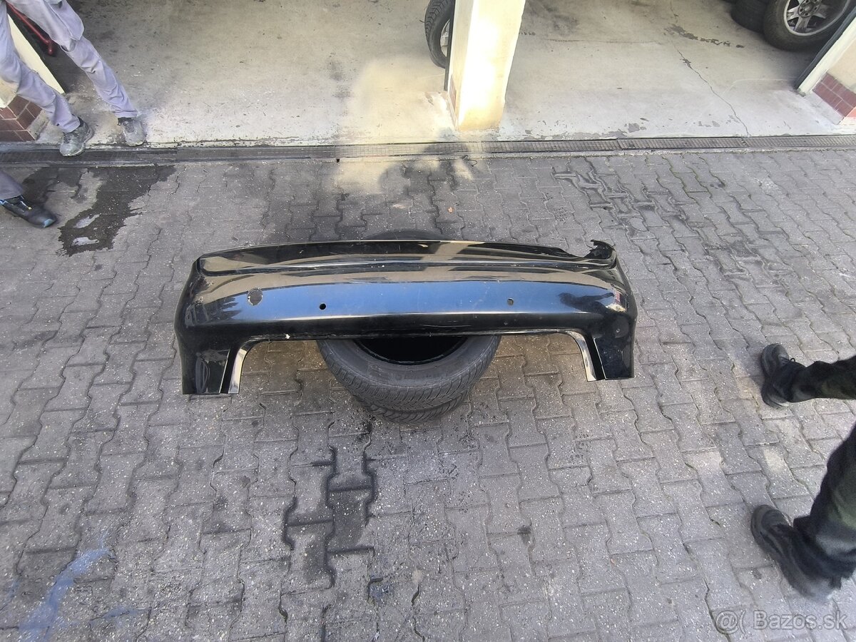 Predám zadný nárazník Audi A4 Avant 2011 - 2