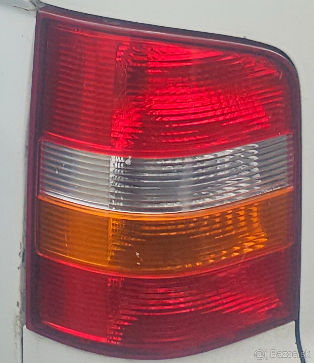 Zadné svetlá vw T5 - 2