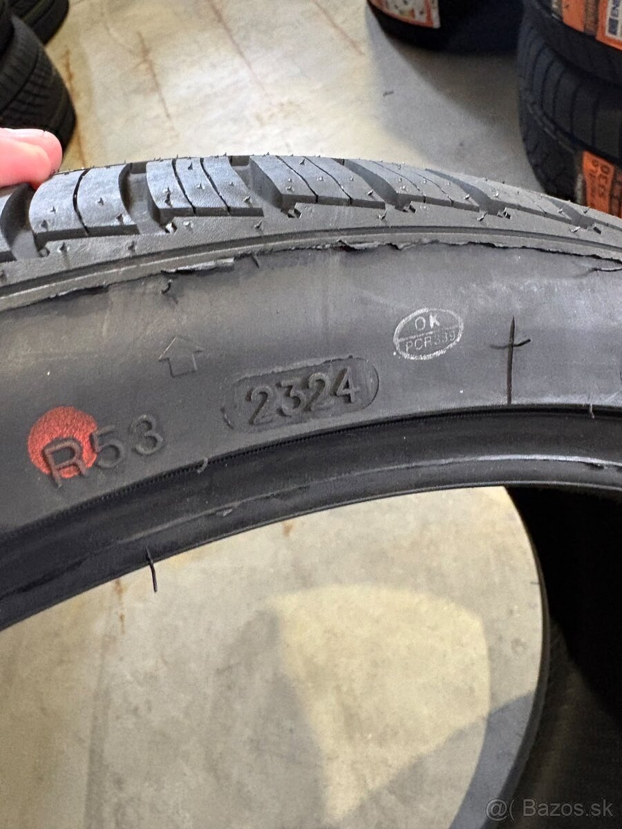 Tracmax Trac Saver A/S 235/35 R19 91Y - 2