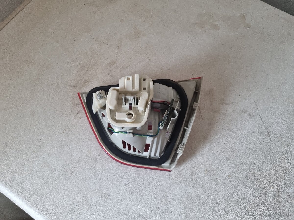 Svetlo lci bmw e90 - 2