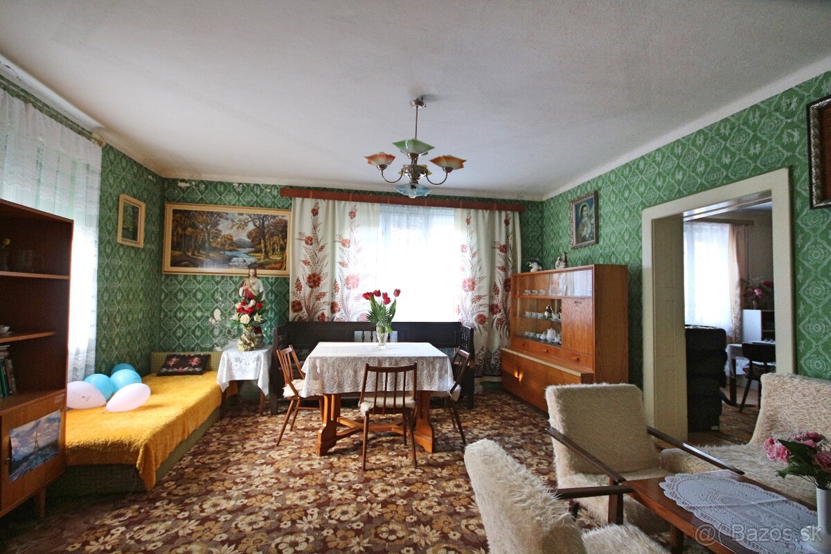 ZNÍŽENÁ CENA: Rodinný dom s veľkým pozemkom v obci Staré - 2