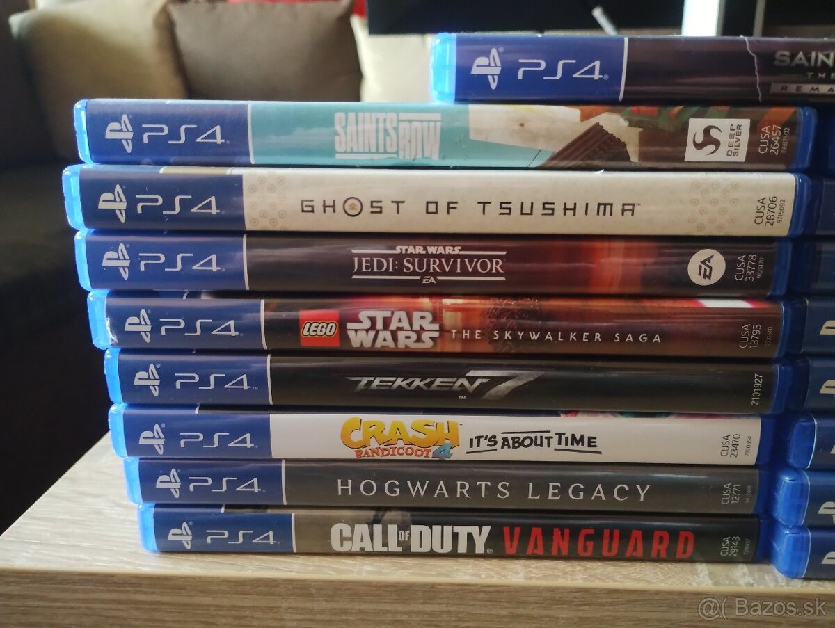 PS 4 v super stave s 3 ovladacmi a hrami - 2