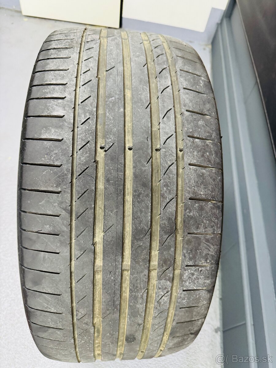 Continental 285/40R21 - 2