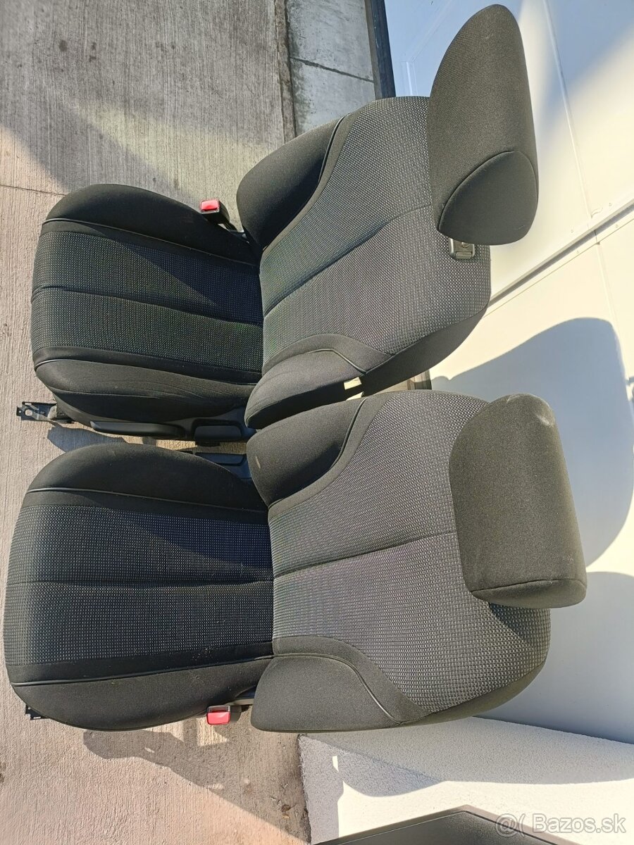 Predne sedacky mazda 2 2007-2011 - 2