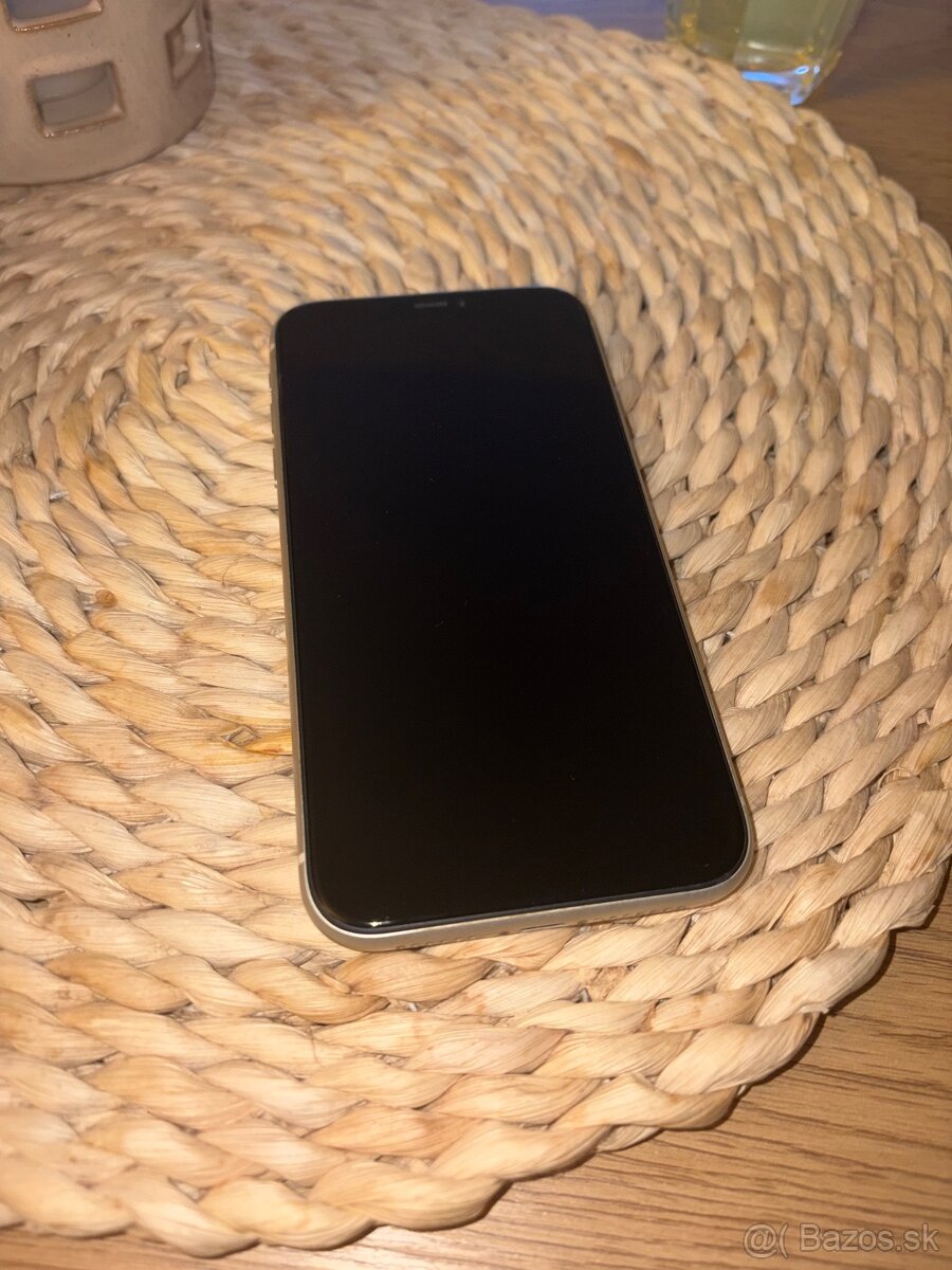 Predám IPhone 11 - 2