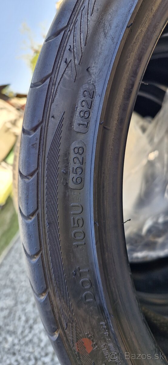 235/35R19 - 2