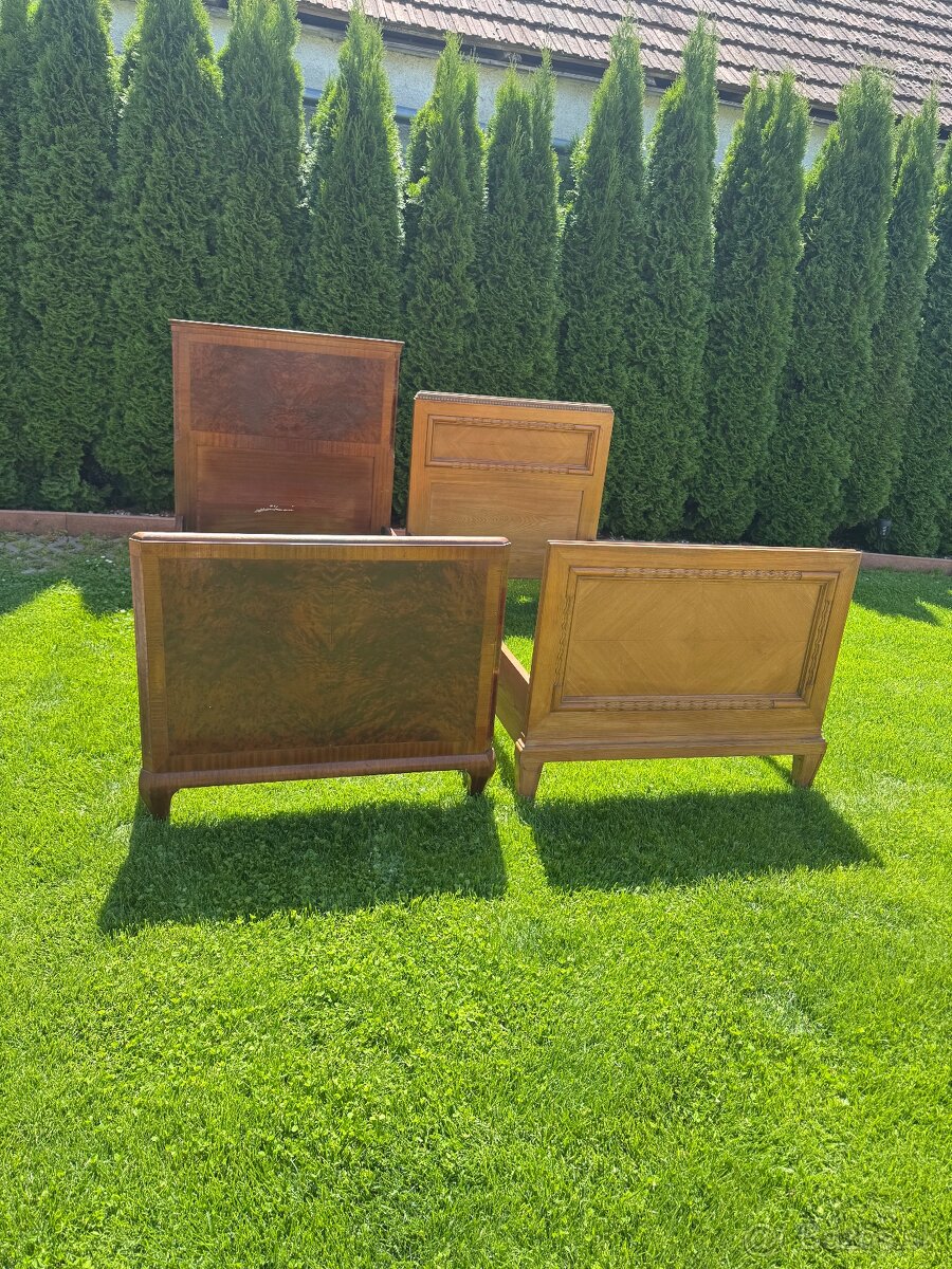 Staré postele ,kus 25€ - 2