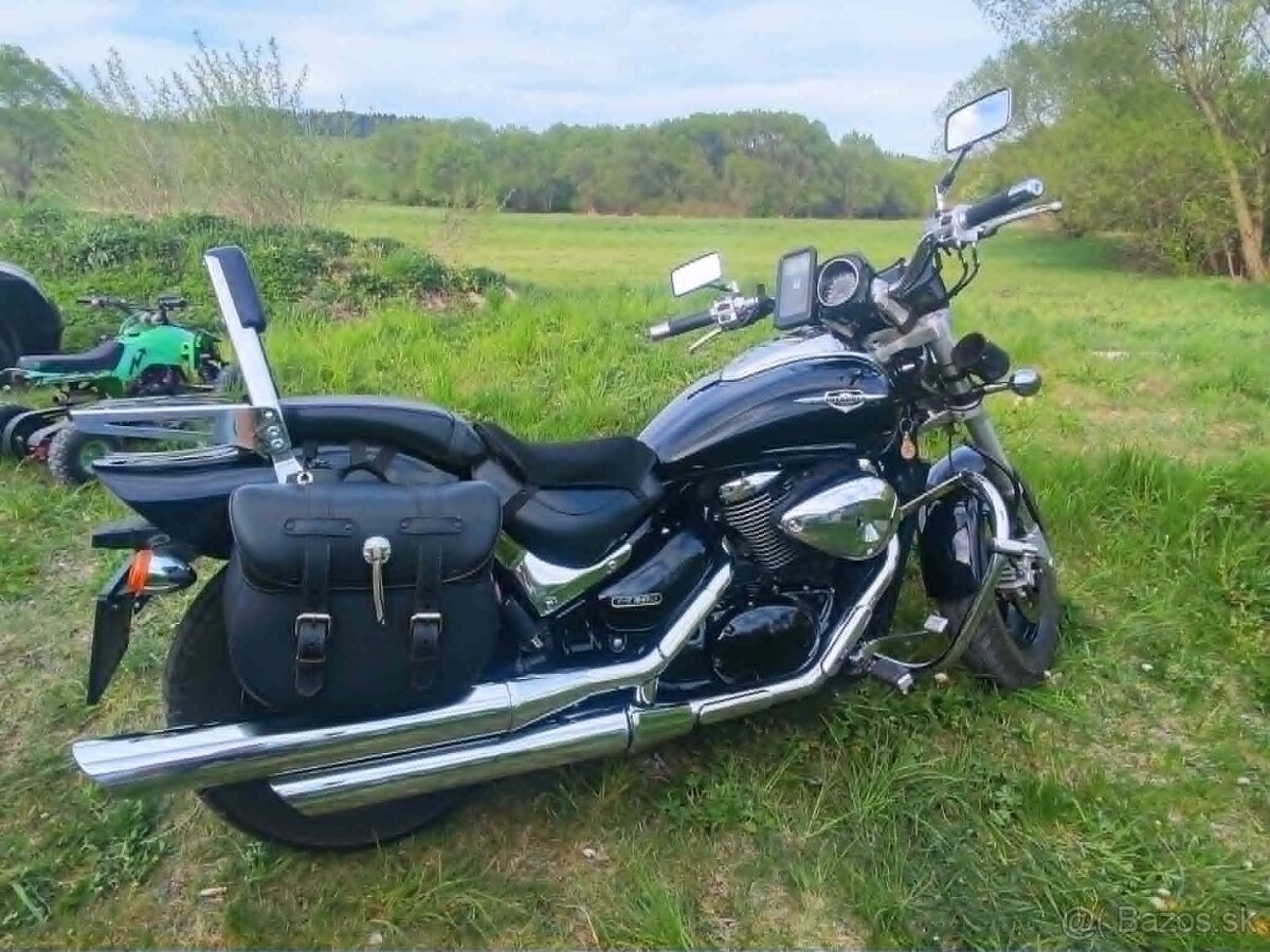 Suzuki intruder 800 - 2