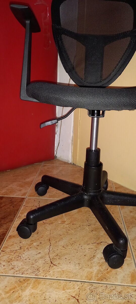 Ergonomická polohovateľná stolička a stol - 2
