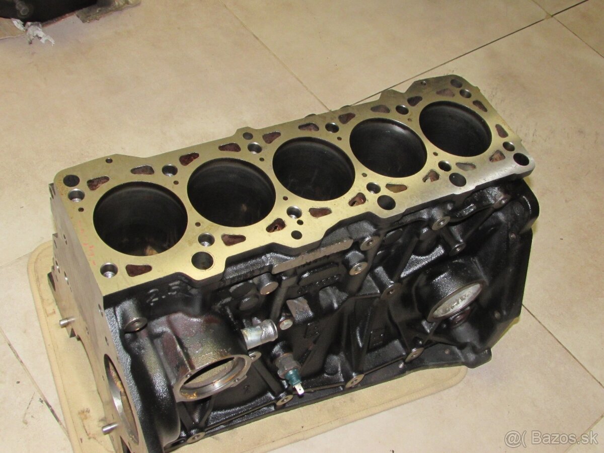 VW T4 2.5 TDi blok motora - 2