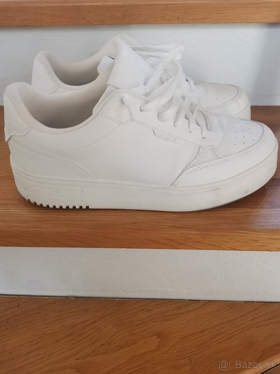 PREDAM TENISKY PULL&BEAR VEL. 44 - 2