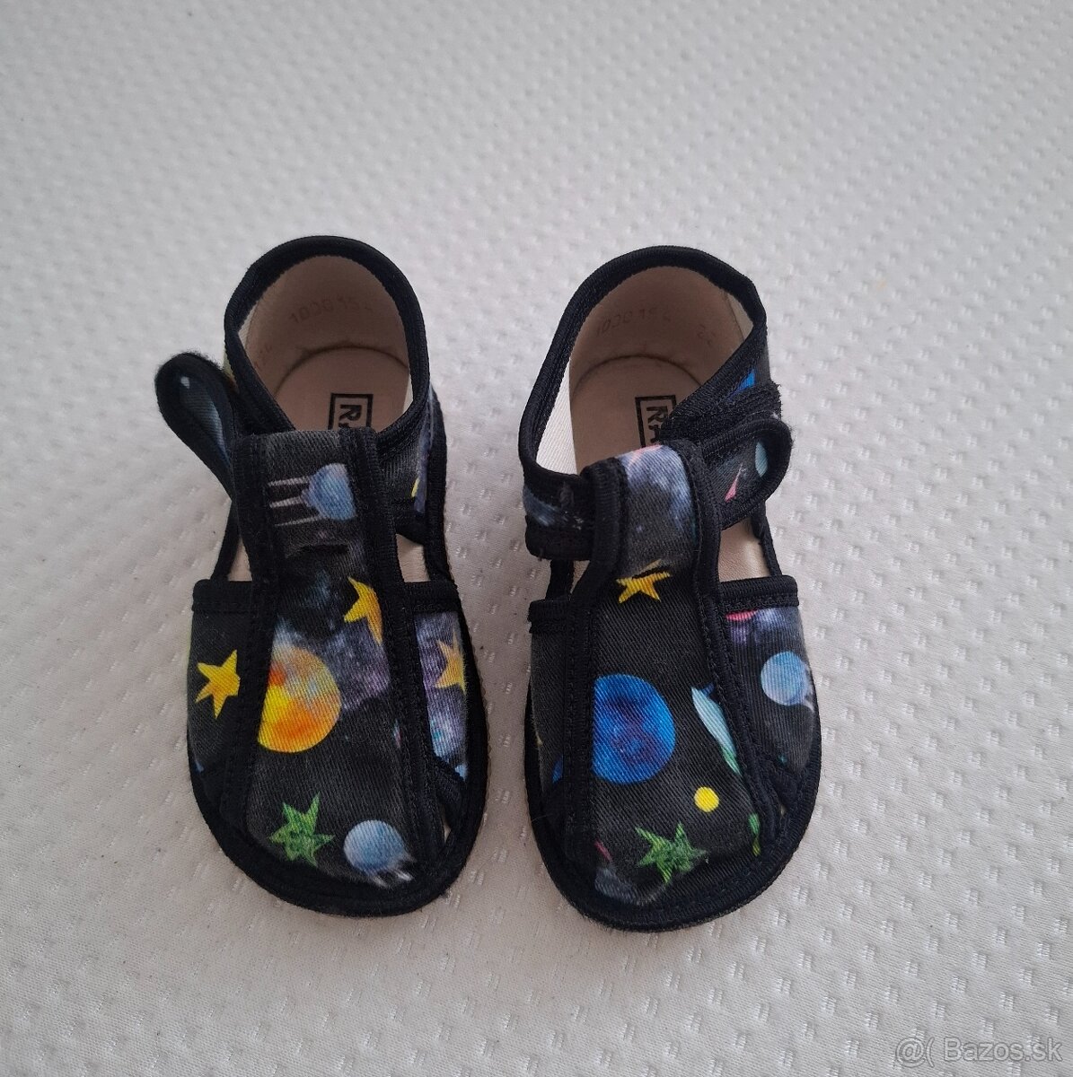 Inovatívne papučky RAK s uzavretou špicou veľkosť 22 - vesmí - 2