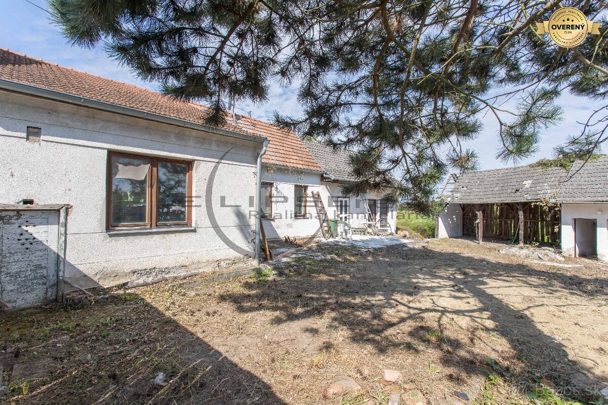 NA PREDAJ starší 3-izbový rodinný dom v Lábe - pôvodný stav - 2