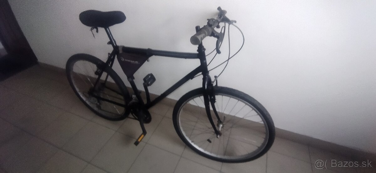 Predám čierny horsky bicykel 26" kolesa. Prevod 3x6. Servis - 2