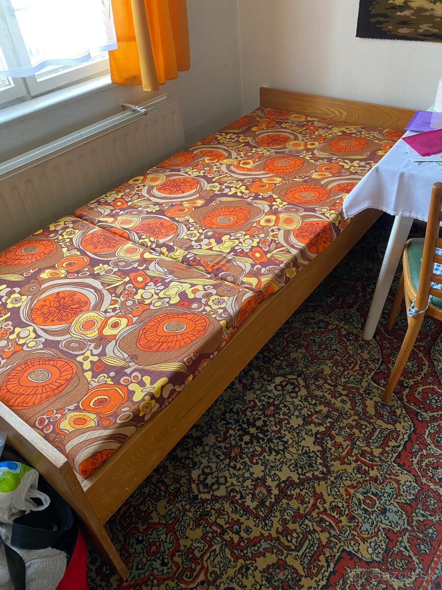 Predám rozkladací gauč, válendy - 2