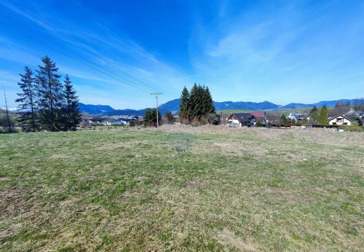 Na predaj stavebný pozemok o výmere 1518m2 - 2