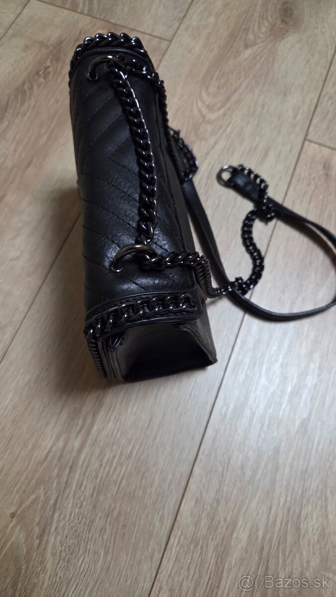 kabelka Guess čierna - 2