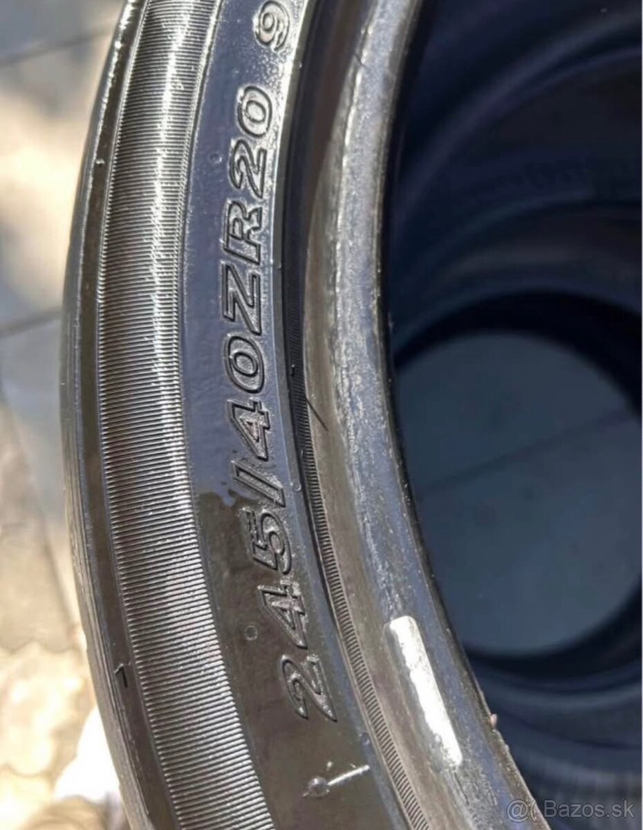 245/40 ZR20 - 2