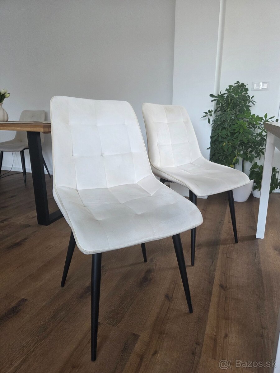 Stôl + 4 stoličky - 2