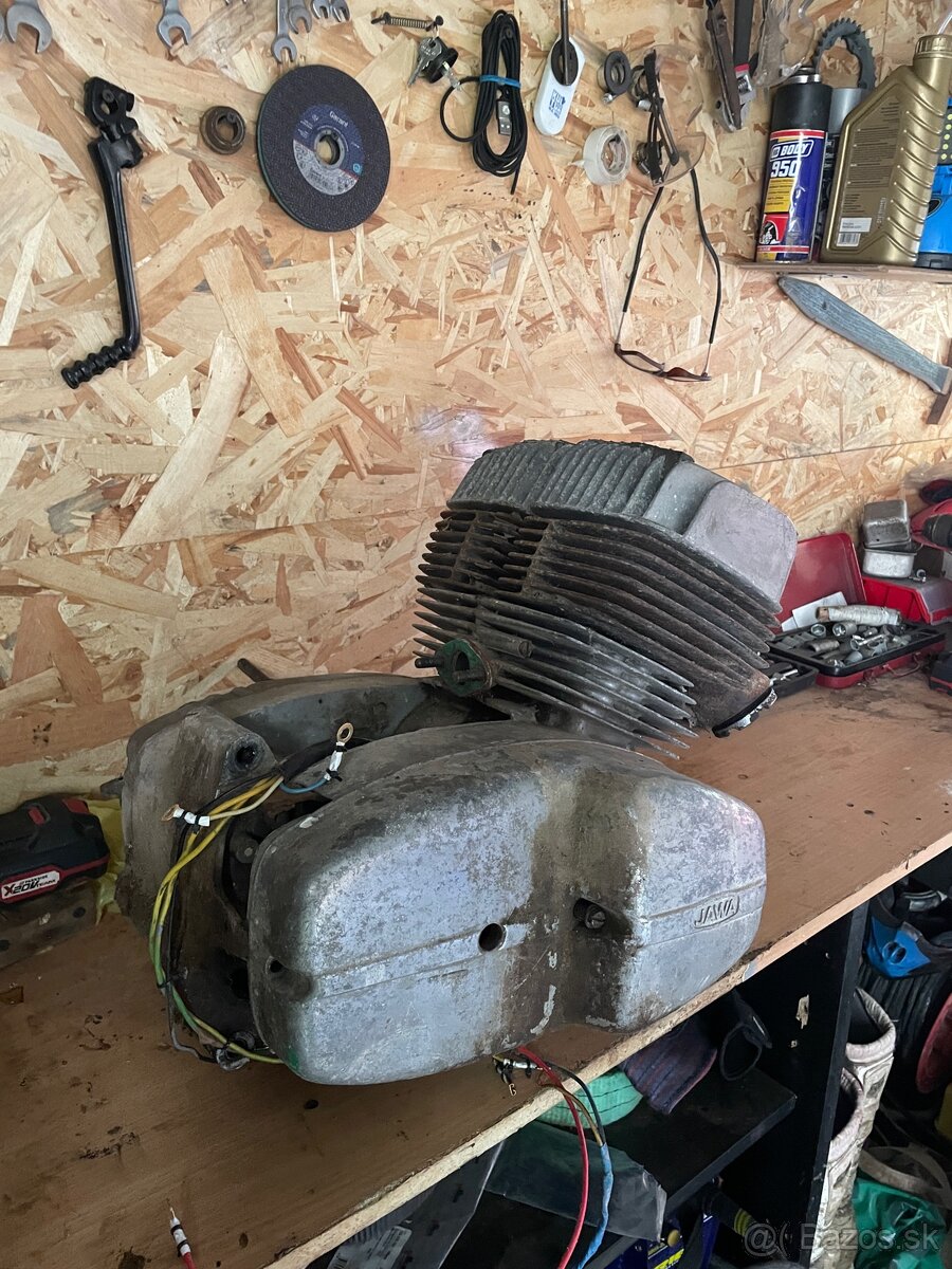 Predam motor čz350 - 2