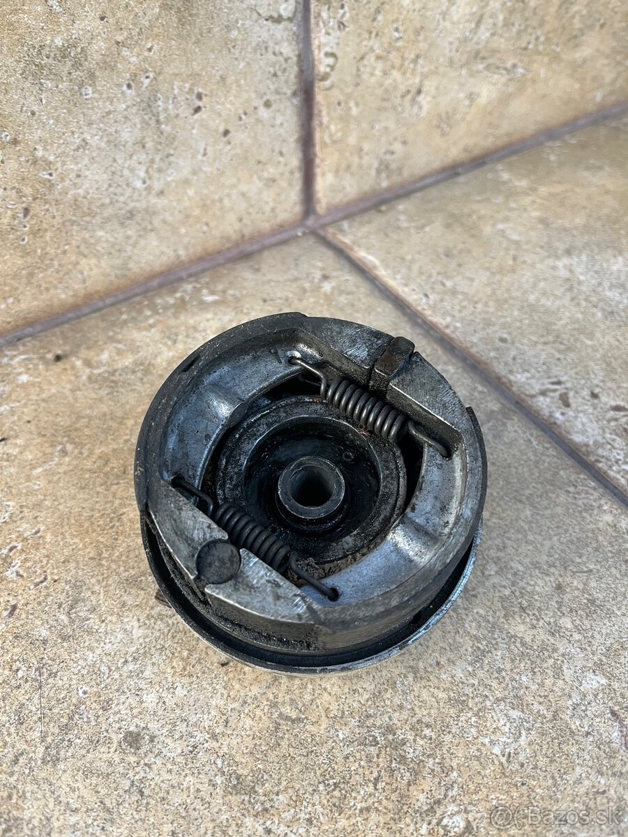 Predný štít s náhonom tachometra Babetta - 2