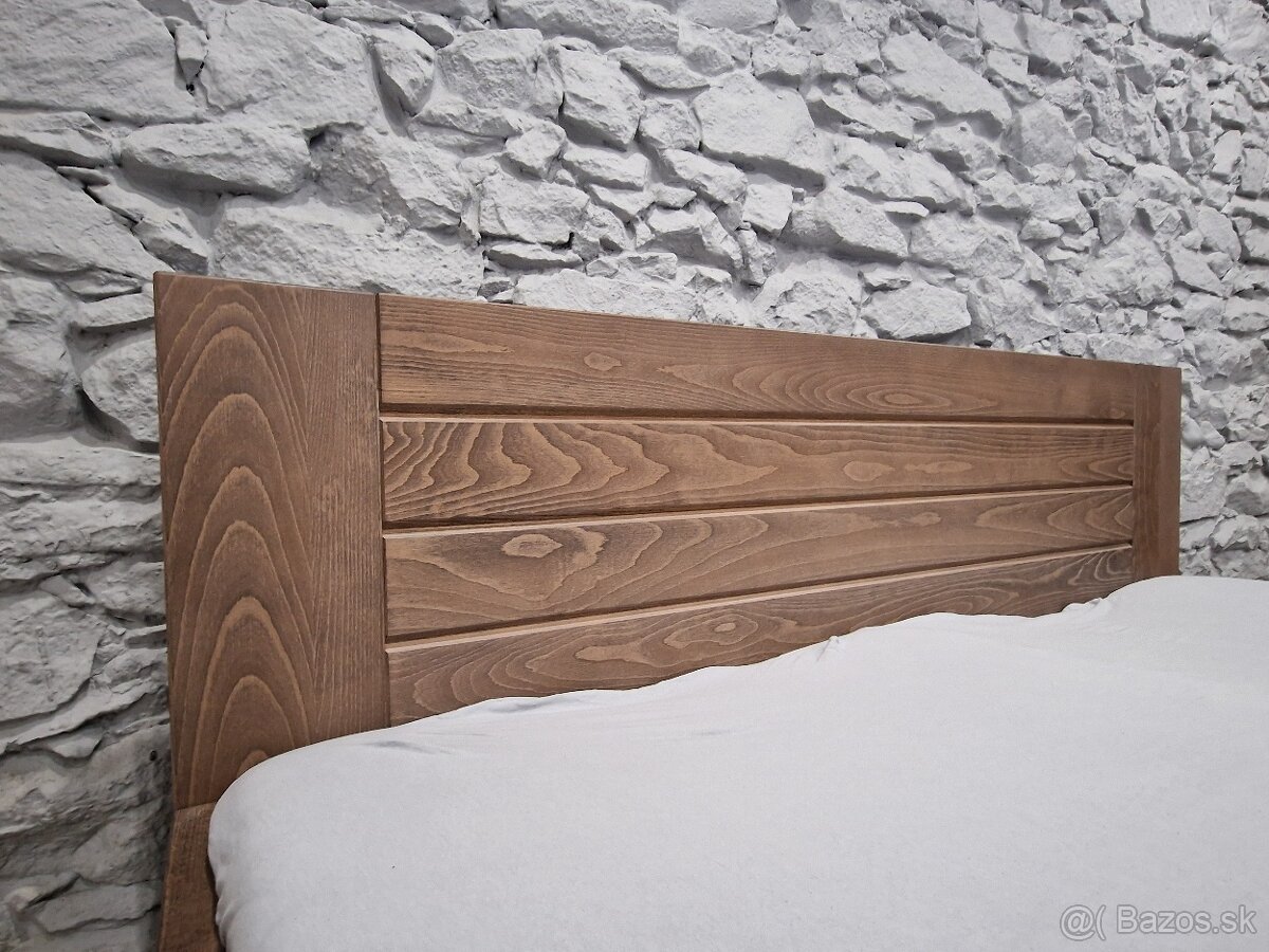 Masivna manželská postel - 2