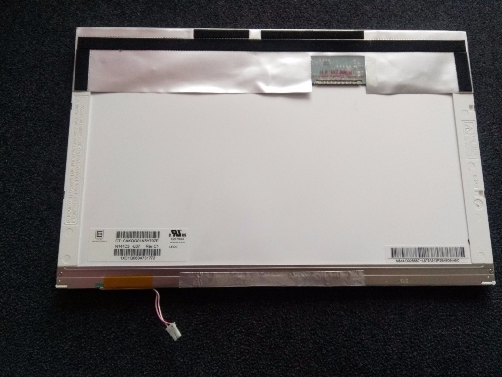 predám 14,1" displej CCFL 30pin , z Hp elitebook 6930p - 2