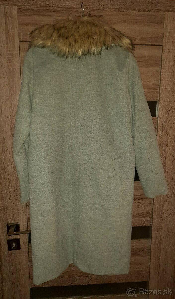 Elegantný dámsky kabát s kožušinou - 2