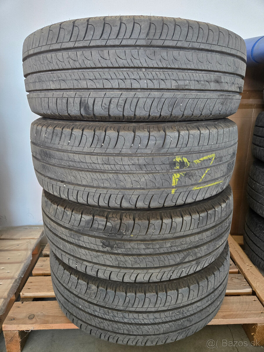 Predám 215/60 R17C Letné pneu - 2