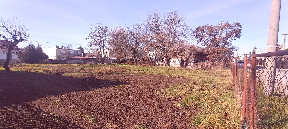 Exkluzívny predaj stavebného pozemku 644m2 - 2