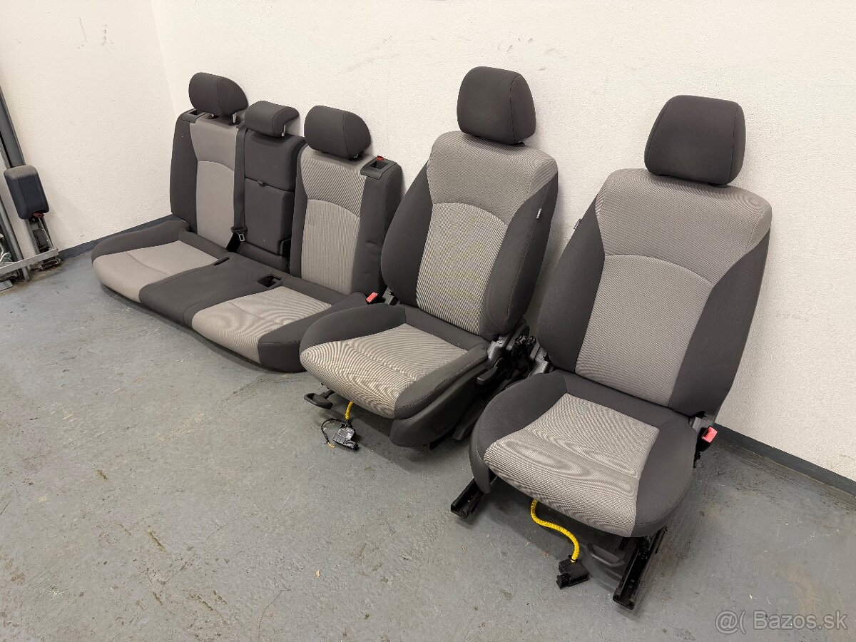 Chevrolet Cruze LT Sedan Sedacky - interiér - 2