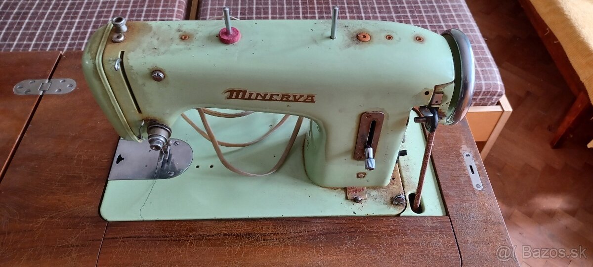 Minerva šijacia mašina - 2