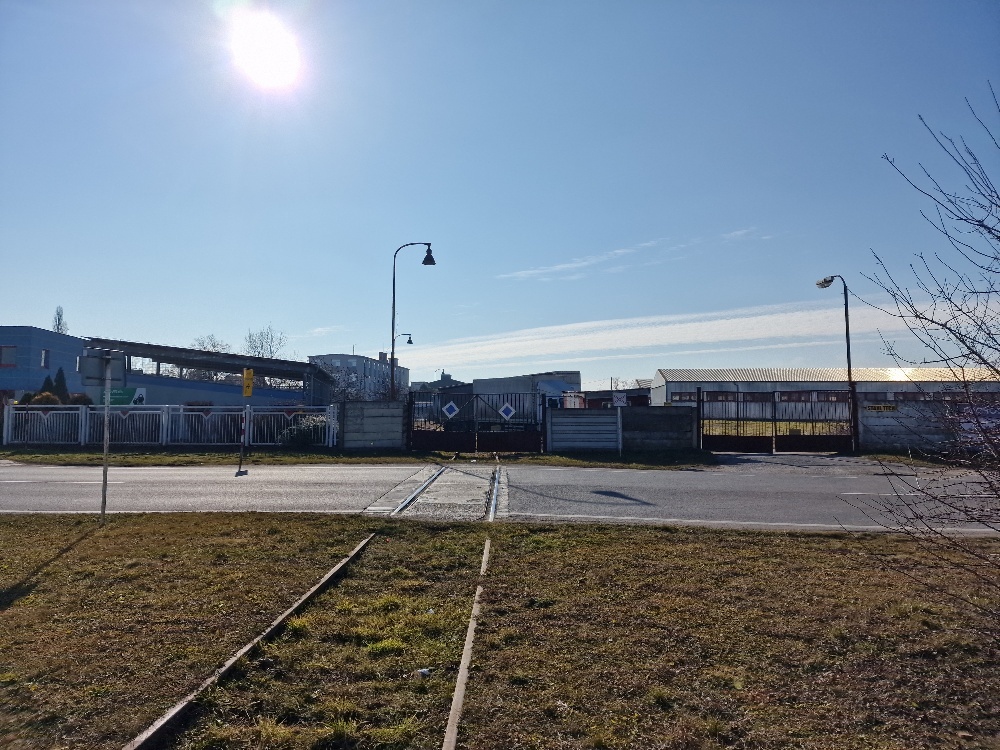 Pozemok v priemyselnej časti mesta Sereď na predaj - 2