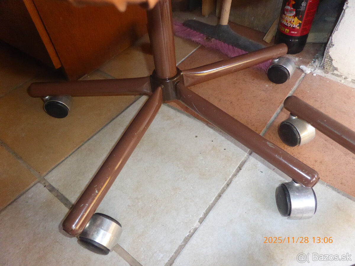 Predám kancelárske otáčacie stoličky na kolieskach - 2