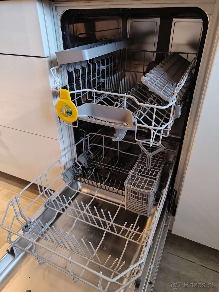 Vstavana umyvacka riadu Bosch s poruchou - 2