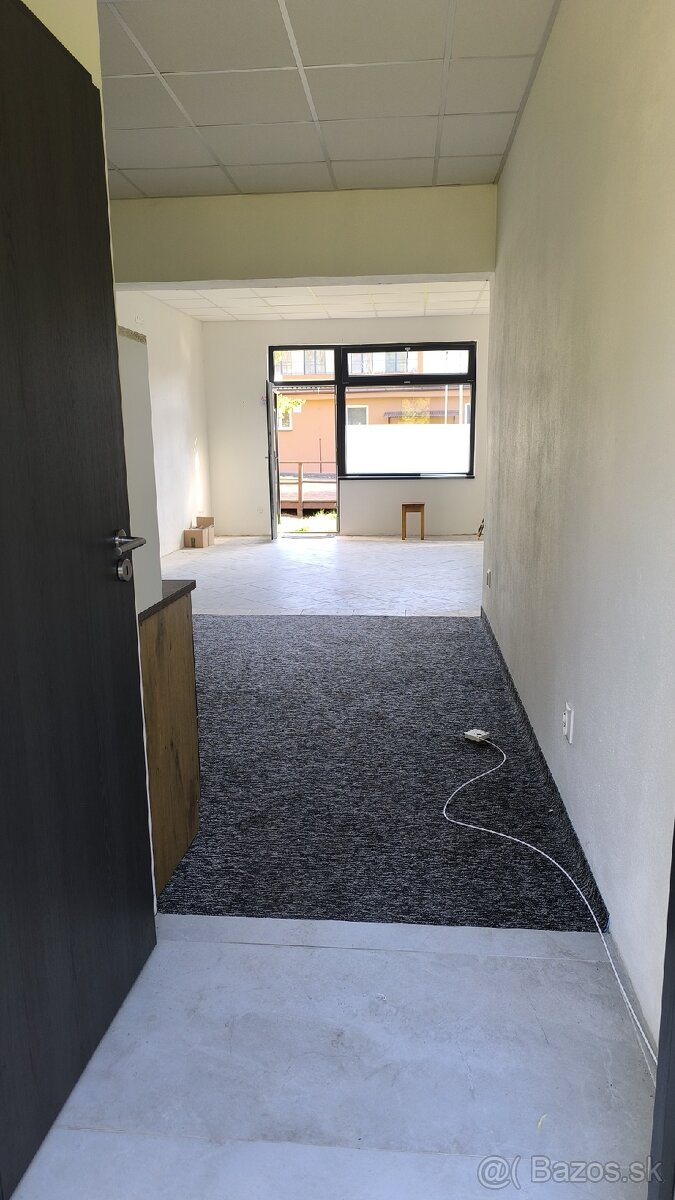 Obchodné ,prevádzkové a kancelárske priestory - 2