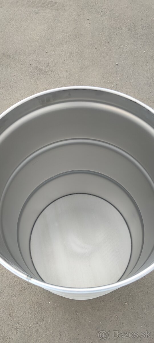 Plechové sudy 200l - 2