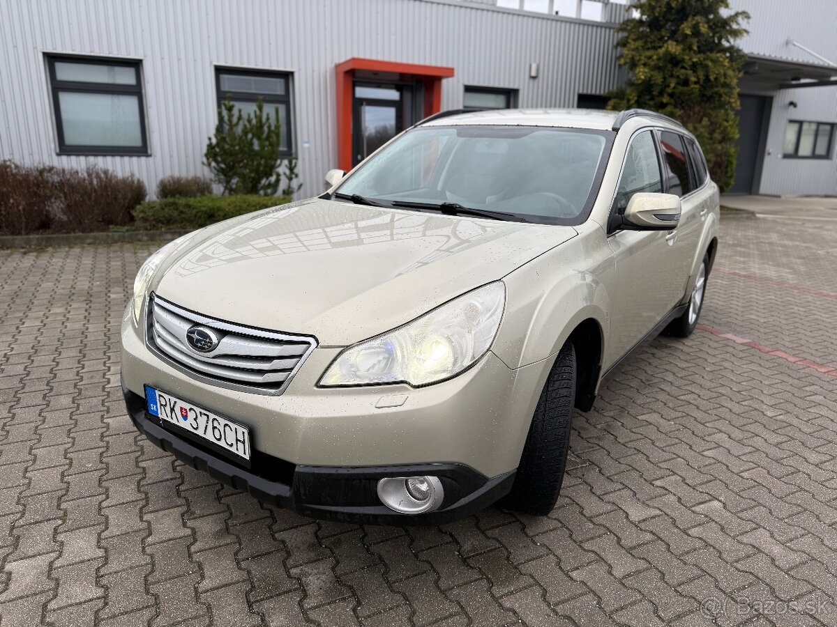 Subaru outback BR benzín 2,5 2010 4x4 - 2