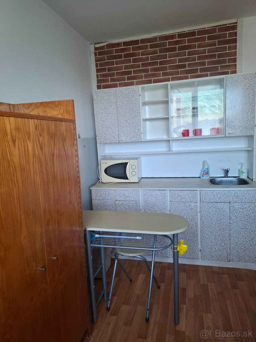 Prenajmem garsónku - 2