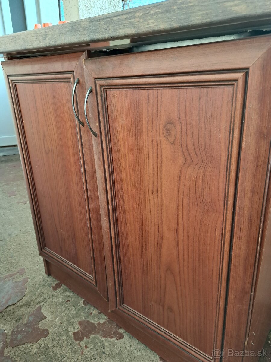 Kuchynská skrinka - 2