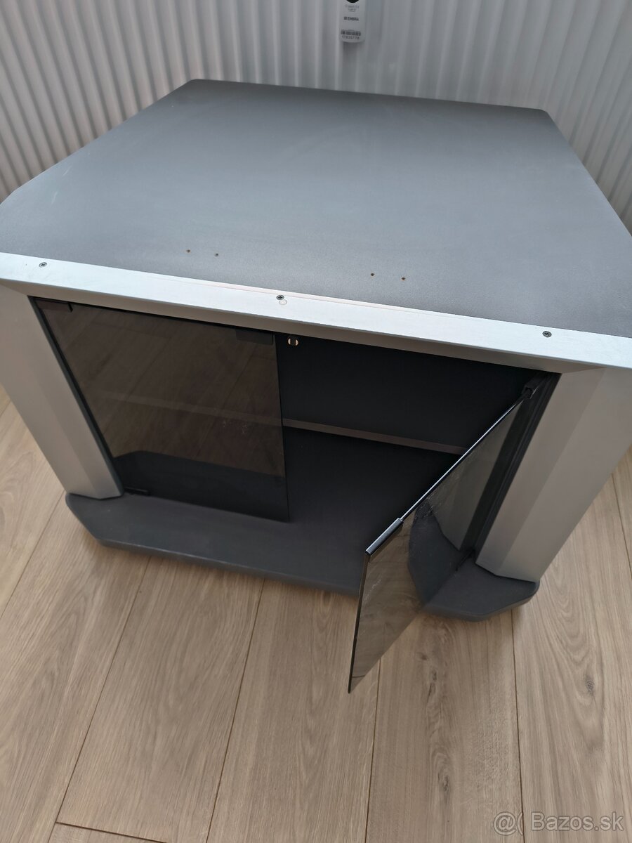 Predam podstavec pod televizor. - 2