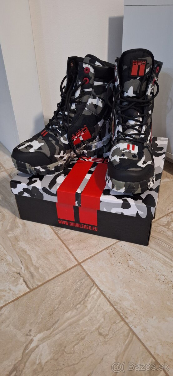 Double red bw limited - 2