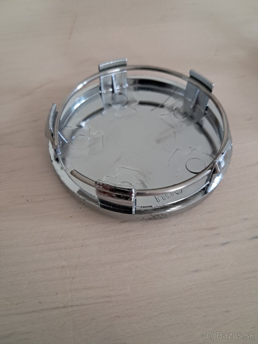 Krytky diskov 4 ks , priemer 6 cm . - 2