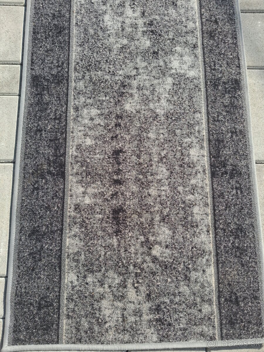 Koberec 3,8x0,67 m - 2