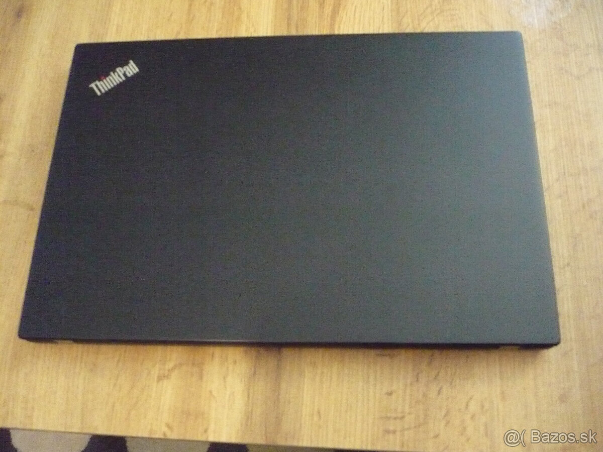 Lenovo Thinkpad T14s - Top stav - 2
